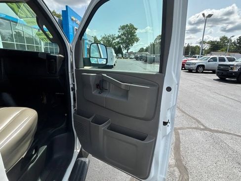 Certified 2018 Chevrolet Express 3500 LS RWD image 9