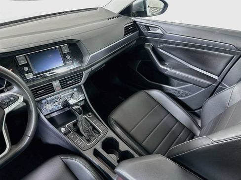 Certified 2023 Volkswagen Jetta SE w/ Panoramic Sunroof Package FWD image 24