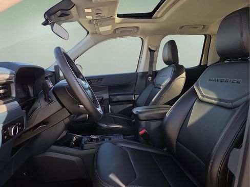 Used 2025 Ford Maverick Lariat w/ Black Appearance Package image 14