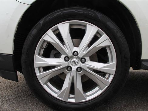 Used 2018 Nissan Pathfinder SL w/ SL Premium Package AWD/4WD image 10