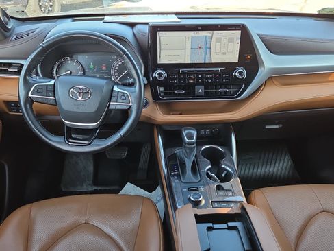 Used 2022 Toyota Highlander Platinum image 29