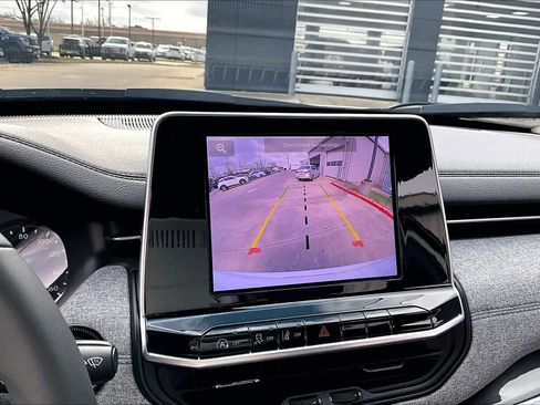 Used 2025 Jeep Compass Latitude image 26