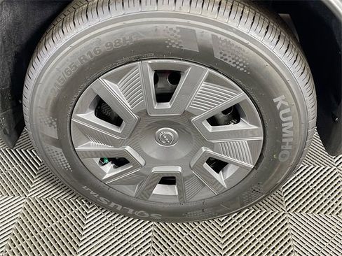 New 2025 Nissan Kicks S image 21