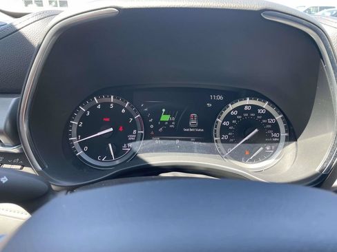 Used 2021 Toyota Highlander Limited FWD image 30