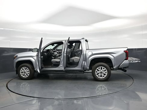 Used 2026 Toyota Tacoma SR5 RWD image 29