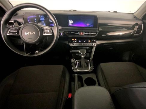 Certified 2025 Kia Seltos S FWD image 15