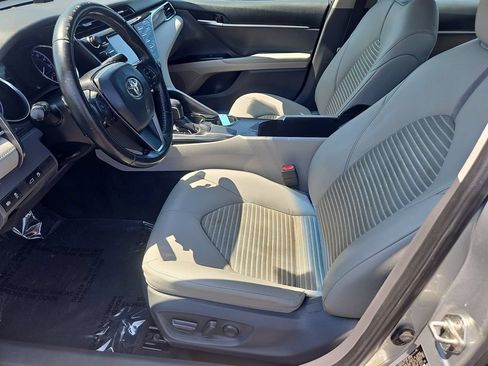 Used 2018 Toyota Camry SE FWD image 23
