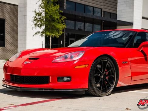 Used 2013 Chevrolet Corvette Z06 w/ 3LZ Preferred Equipment Group RWD image 57