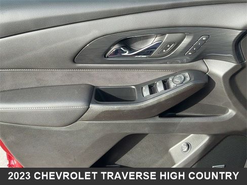 Used 2023 Chevrolet Traverse High Country image 10