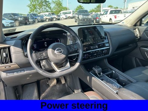 Used 2025 Nissan Pathfinder Platinum AWD/4WD image 11