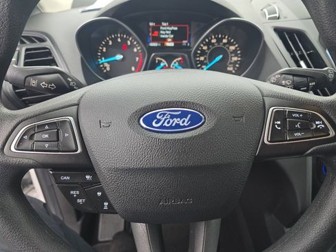 Used 2019 Ford Escape SE image 25