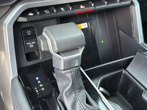 Used 2024 Toyota Tundra Platinum AWD/4WD image 16