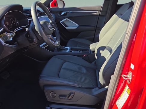 Used 2022 Audi Q3 2.0T Premium w/ Convenience Package image 9