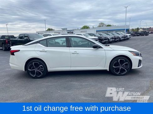 Used 2024 Nissan Altima 2.5 SR AWD/4WD image 5