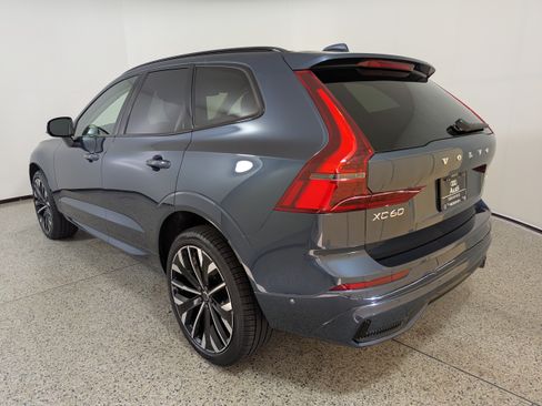 Used 2026 Volvo XC60 B5 Ultra AWD/4WD image 5