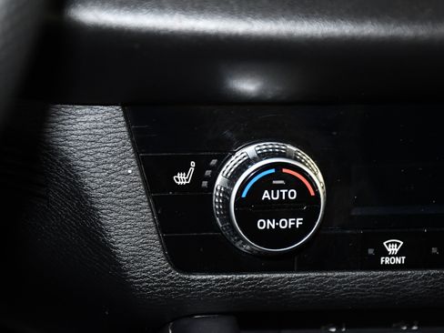 Used 2024 Mitsubishi Outlander SE image 29