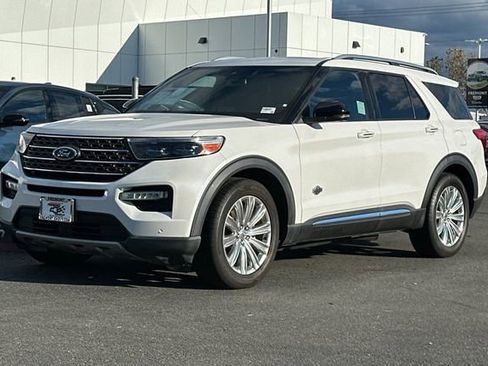 Used 2021 Ford Explorer King Ranch w/ Premium Technology Package image 8