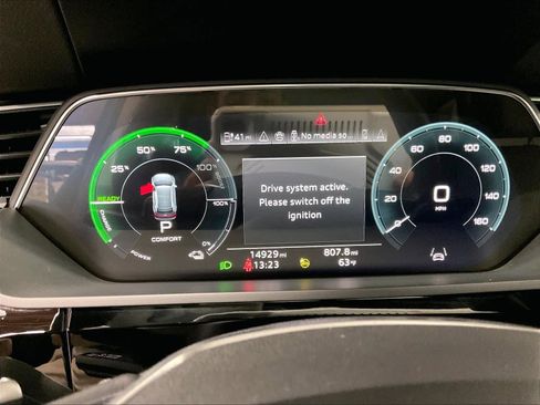 Certified 2024 Audi Q8 e-tron Premium Plus AWD/4WD image 21