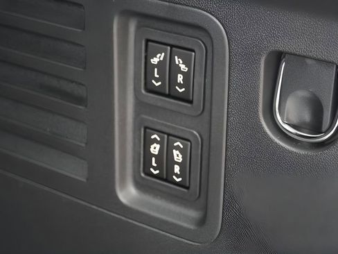 New 2026 Buick Enclave Sport Touring w/ Power Package image 32