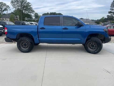 Used 2017 Toyota Tundra SR5 w/ SR5 Upgrade Package AWD/4WD image 8