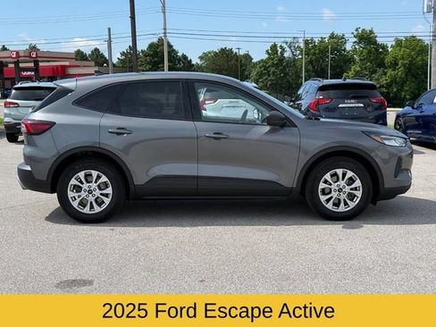 Used 2025 Ford Escape Active FWD image 2