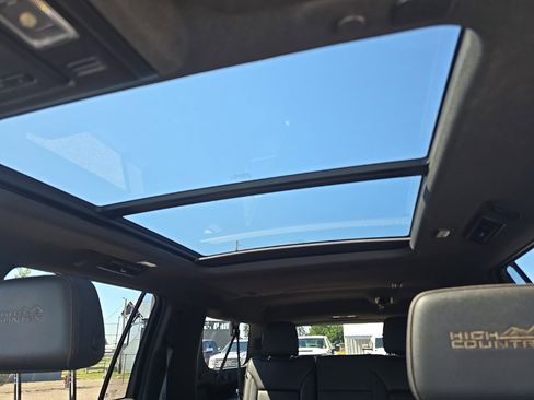 Used 2023 Chevrolet Suburban High Country w/ Premium Package 2 image 16