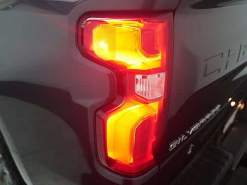 Used 2021 Chevrolet Silverado 1500 RST AWD/4WD image 33