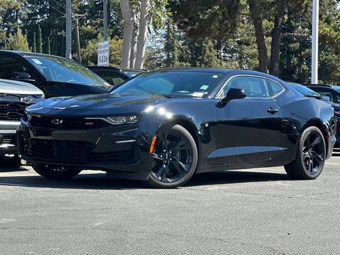 Used 2021 Chevrolet Camaro SS RWD image 9