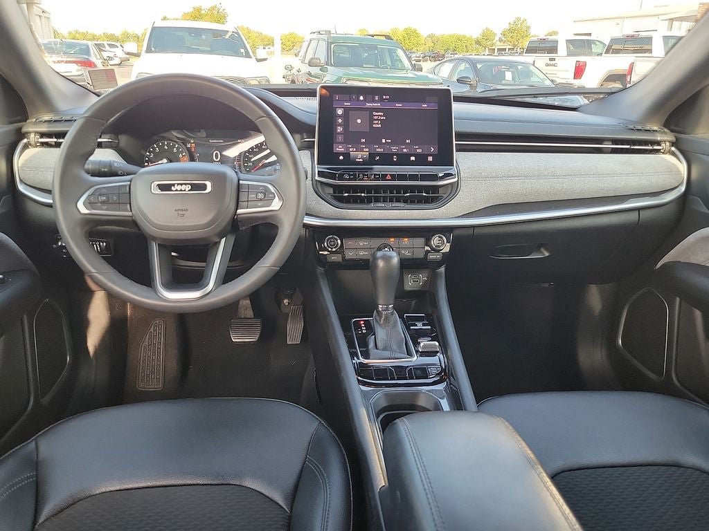 Used 2024 Jeep Compass Latitude AWD/4WD image 10