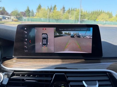 Used 2019 BMW 530e RWD image 24