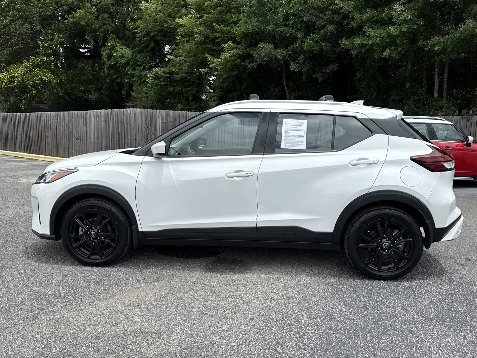 Used 2023 Nissan Kicks SV w/ Exterior Package FWD image 2