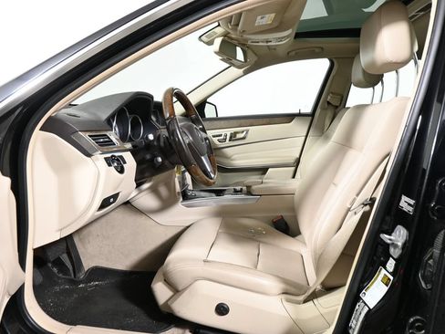 Used 2014 Mercedes-Benz E 350 4MATIC Sedan image 3