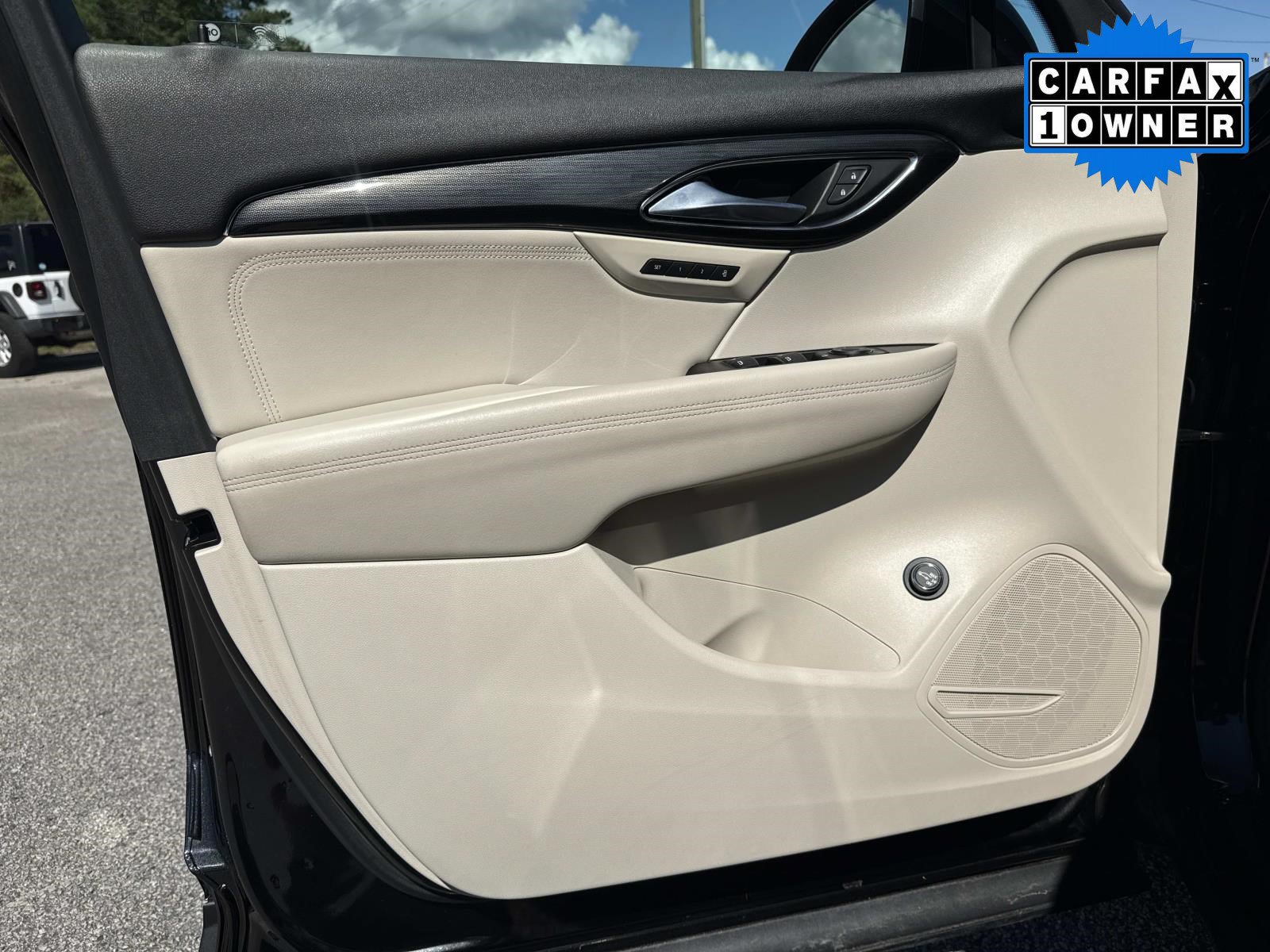 Used 2022 Buick Envision Essence w/ Safety Package FWD image 19