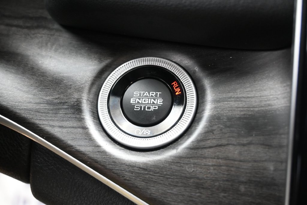 Used 2023 Jeep Grand Cherokee 4WD 4xe image 16