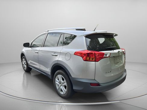 Used 2015 Toyota RAV4 LE FWD image 2