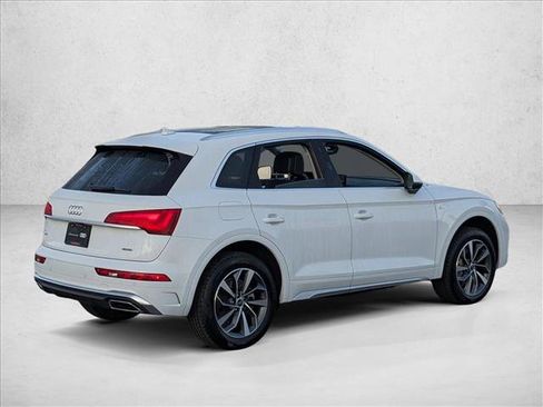 Certified 2025 Audi Q5 2.0T Premium Plus image 5