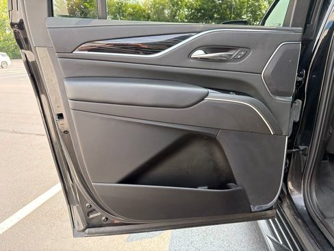 Used 2022 Cadillac Escalade ESV Sport AWD/4WD image 20