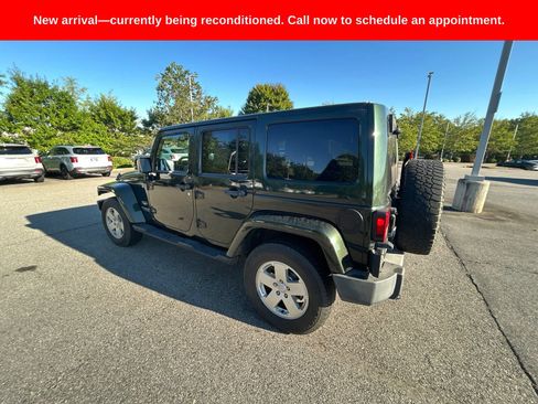 Used 2011 Jeep Wrangler Unlimited Sahara w/ Dual Top Group AWD/4WD image 8