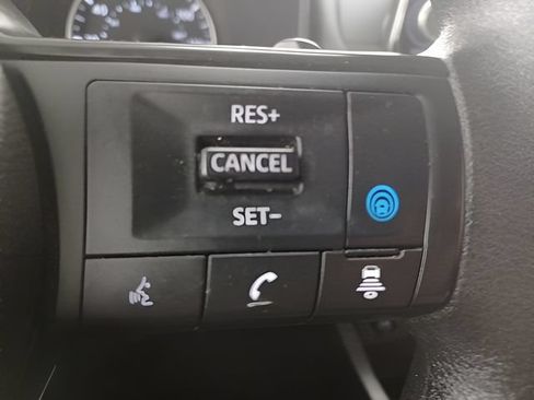 Used 2024 Nissan Rogue SV FWD image 21