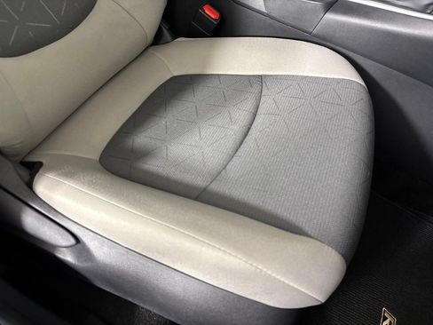 Used 2025 Toyota RAV4 XLE w/ Convenience Package FWD image 32