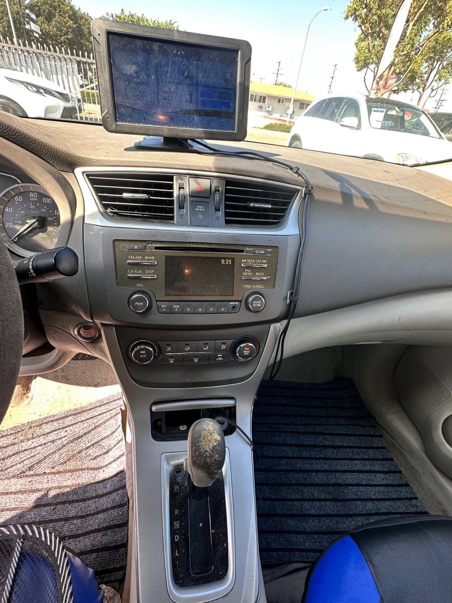 Used 2014 Nissan Sentra SV w/ SV Driver Package FWD image 9