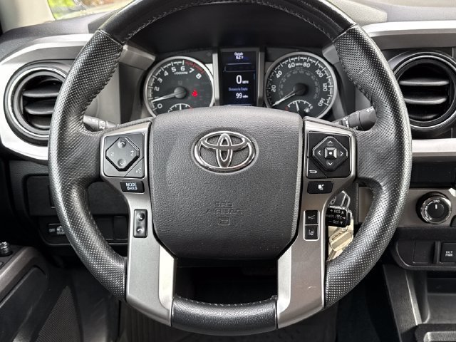 Used 2021 Toyota Tacoma SR5 AWD/4WD image 9