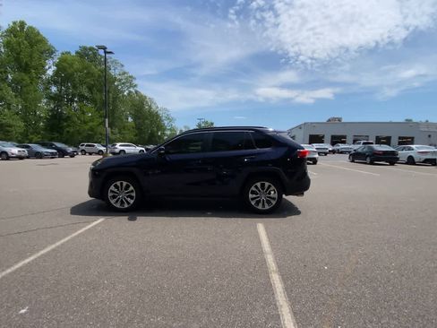Used 2021 Toyota RAV4 XLE Premium AWD/4WD image 7