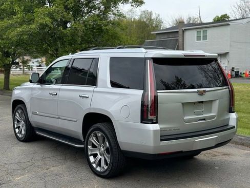 Used 2020 Cadillac Escalade Luxury AWD/4WD image 7