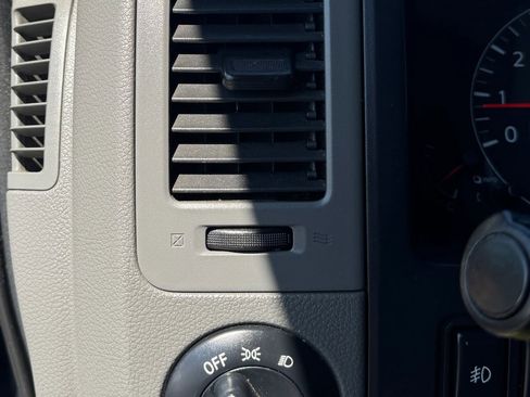 Used 2020 Nissan NV 3500 SL image 19