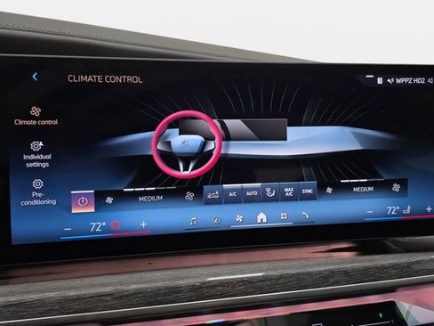 Certified 2023 BMW 760i xDrive image 21