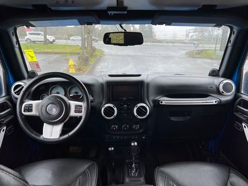 Used 2014 Jeep Wrangler Unlimited Sahara image 13