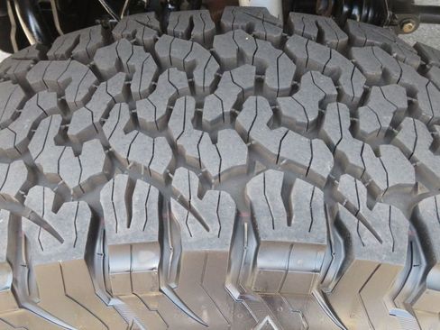 Used 1997 GMC Yukon 4WD 2-Door w/ Marketing Opt Pkg 2 image 17