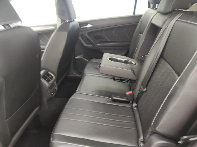 Used 2022 Volkswagen Tiguan SE FWD image 13
