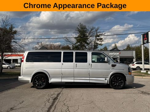 Used 2023 Chevrolet Express 2500 Extended RWD image 6